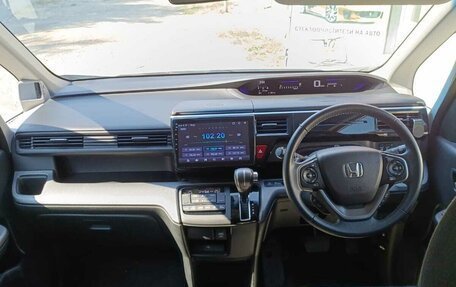 Honda Stepwgn IV, 2019 год, 2 470 000 рублей, 2 фотография