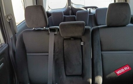 Honda Stepwgn IV, 2019 год, 2 470 000 рублей, 4 фотография