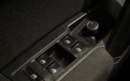 Volkswagen Tiguan II, 2018 год, 2 150 000 рублей, 18 фотография