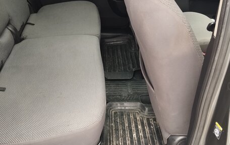 Nissan Lafesta I, 2005 год, 650 000 рублей, 2 фотография