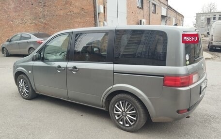Nissan Lafesta I, 2005 год, 650 000 рублей, 12 фотография