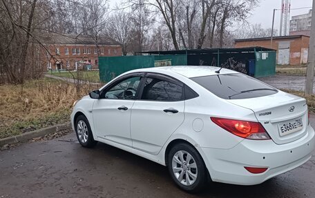 Hyundai Solaris II рестайлинг, 2011 год, 550 000 рублей, 2 фотография
