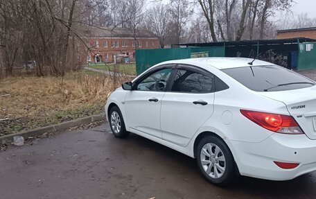 Hyundai Solaris II рестайлинг, 2011 год, 550 000 рублей, 3 фотография