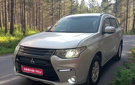 Mitsubishi Outlander III рестайлинг 3, 2013 год, 1 290 000 рублей, 1 фотография