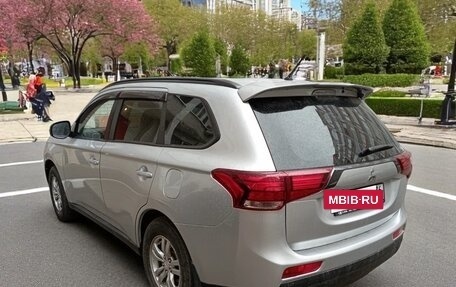 Mitsubishi Outlander III рестайлинг 3, 2013 год, 1 290 000 рублей, 5 фотография