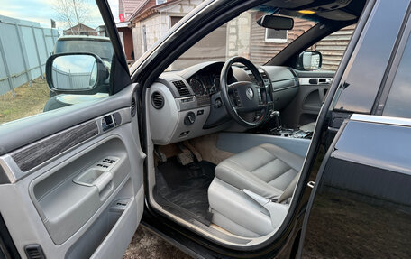 Volkswagen Touareg III, 2003 год, 1 300 000 рублей, 5 фотография