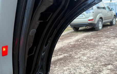 Volkswagen Touareg III, 2003 год, 1 300 000 рублей, 9 фотография