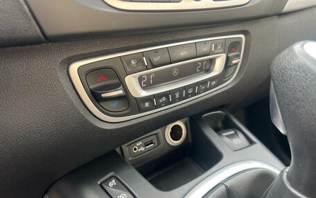 Renault Scenic III, 2011 год, 680 000 рублей, 10 фотография