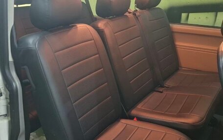 Volkswagen Caravelle T5, 2012 год, 1 550 000 рублей, 7 фотография