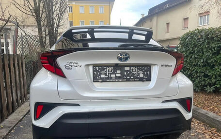 Toyota C-HR I рестайлинг, 2022 год, 1 888 888 рублей, 4 фотография