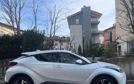 Toyota C-HR I рестайлинг, 2022 год, 1 888 888 рублей, 3 фотография