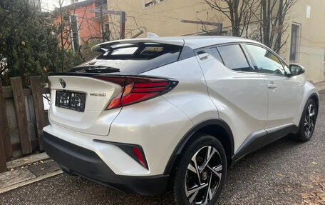 Toyota C-HR I рестайлинг, 2022 год, 1 888 888 рублей, 6 фотография