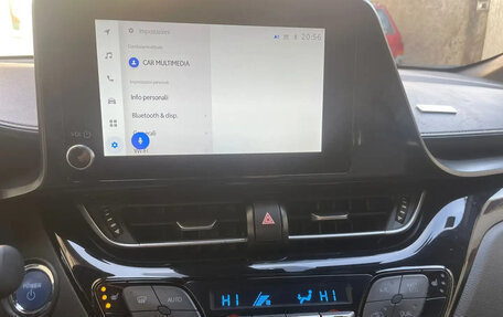 Toyota C-HR I рестайлинг, 2022 год, 1 888 888 рублей, 8 фотография