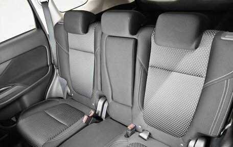 Mitsubishi Outlander III рестайлинг 3, 2021 год, 2 095 000 рублей, 10 фотография