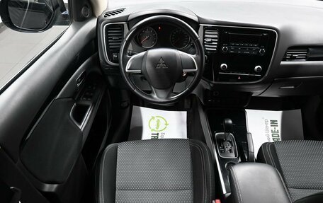 Mitsubishi Outlander III рестайлинг 3, 2021 год, 2 095 000 рублей, 12 фотография