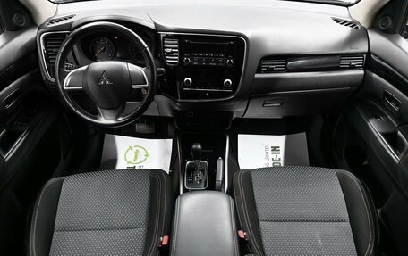 Mitsubishi Outlander III рестайлинг 3, 2021 год, 2 095 000 рублей, 11 фотография