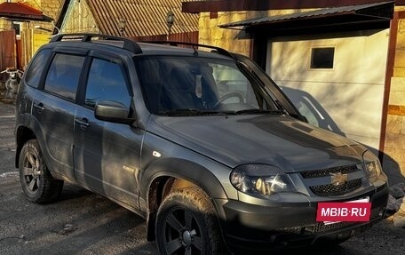 Chevrolet Niva I рестайлинг, 2017 год, 830 000 рублей, 2 фотография