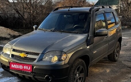 Chevrolet Niva I рестайлинг, 2017 год, 830 000 рублей, 3 фотография