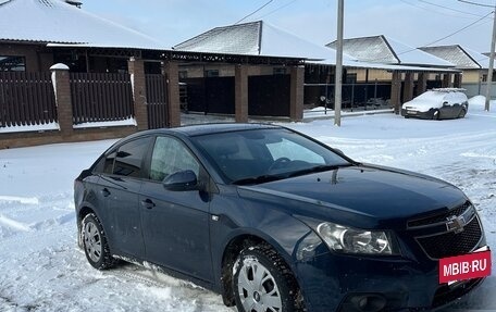 Chevrolet Cruze II, 2011 год, 585 000 рублей, 3 фотография