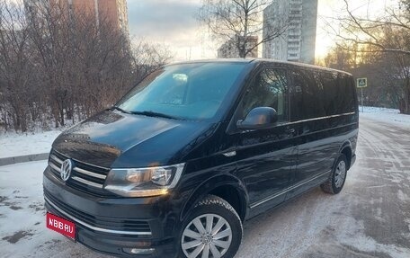 Volkswagen Caravelle T6 рестайлинг, 2016 год, 2 535 000 рублей, 1 фотография