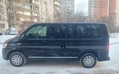 Volkswagen Caravelle T6 рестайлинг, 2016 год, 2 535 000 рублей, 2 фотография