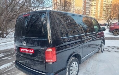 Volkswagen Caravelle T6 рестайлинг, 2016 год, 2 535 000 рублей, 5 фотография