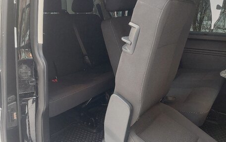 Volkswagen Caravelle T6 рестайлинг, 2016 год, 2 535 000 рублей, 20 фотография