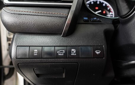 Toyota Camry, 2019 год, 1 999 000 рублей, 17 фотография