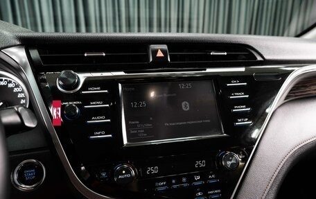 Toyota Camry, 2019 год, 1 999 000 рублей, 12 фотография