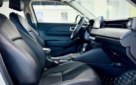 Honda Vezel, 2023 год, 2 050 000 рублей, 14 фотография