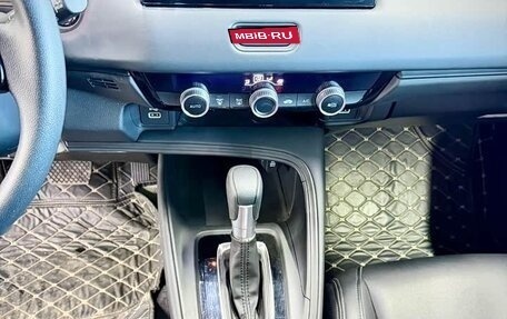 Honda Vezel, 2023 год, 2 050 000 рублей, 17 фотография