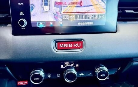 Honda Vezel, 2023 год, 2 050 000 рублей, 16 фотография