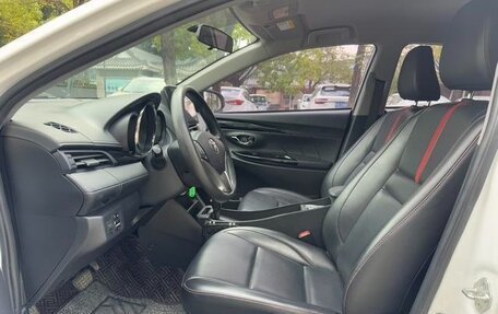 Toyota Yaris XP150 рестайлинг, 2022 год, 995 000 рублей, 11 фотография