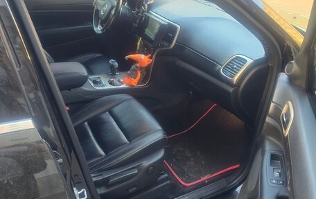 Jeep Grand Cherokee, 2013 год, 2 200 000 рублей, 11 фотография