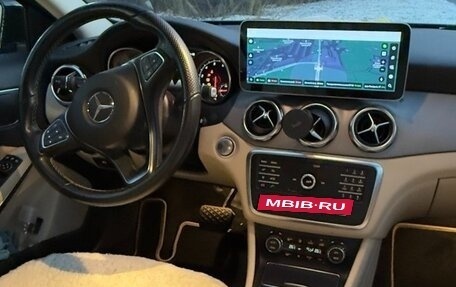 Mercedes-Benz GLA, 2019 год, 3 000 000 рублей, 10 фотография