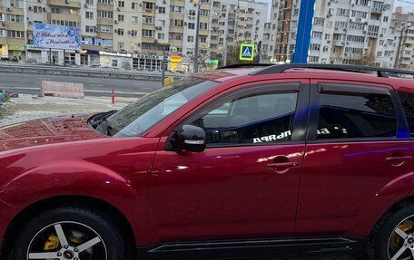 Mitsubishi Outlander III рестайлинг 3, 2010 год, 1 800 000 рублей, 2 фотография