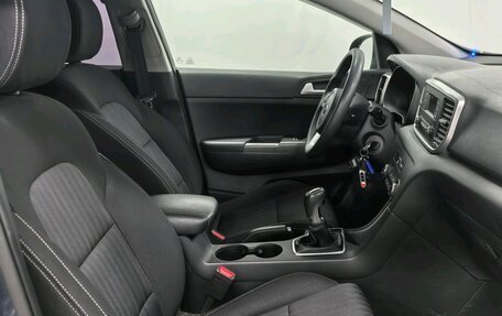 KIA Sportage IV рестайлинг, 2019 год, 1 820 000 рублей, 25 фотография