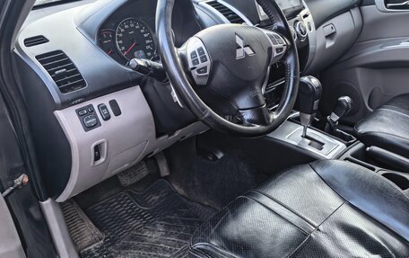 Mitsubishi Pajero Sport II рестайлинг, 2012 год, 1 580 000 рублей, 12 фотография