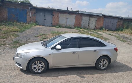 Chevrolet Cruze II, 2011 год, 590 000 рублей, 3 фотография