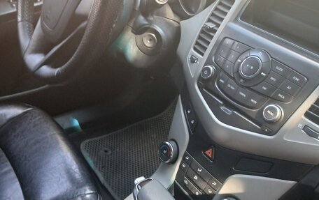 Chevrolet Cruze II, 2011 год, 590 000 рублей, 5 фотография