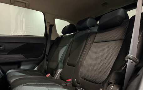 Mitsubishi Outlander III рестайлинг 3, 2020 год, 2 190 000 рублей, 7 фотография