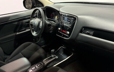 Mitsubishi Outlander III рестайлинг 3, 2020 год, 2 190 000 рублей, 9 фотография