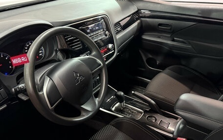 Mitsubishi Outlander III рестайлинг 3, 2020 год, 2 190 000 рублей, 12 фотография