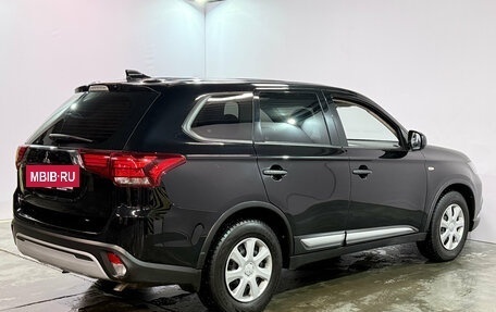 Mitsubishi Outlander III рестайлинг 3, 2020 год, 2 190 000 рублей, 5 фотография