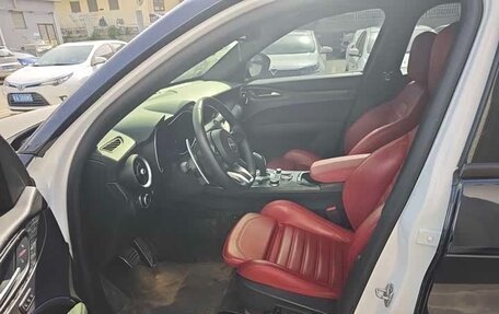 Alfa Romeo Stelvio, 2023 год, 4 950 155 рублей, 8 фотография