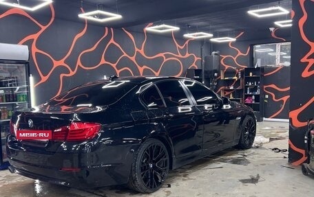 BMW 5 серия, 2011 год, 1 550 000 рублей, 2 фотография