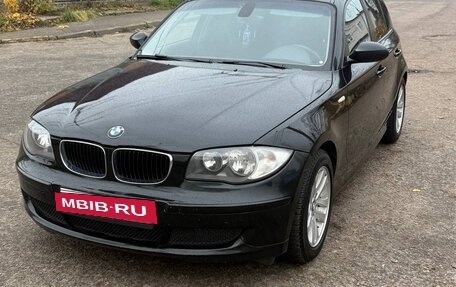 BMW 1 серия, 2009 год, 699 000 рублей, 2 фотография