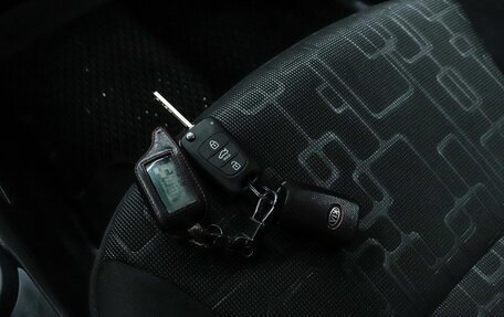 KIA Rio III рестайлинг, 2013 год, 840 000 рублей, 23 фотография