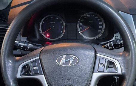 Hyundai Solaris II рестайлинг, 2015 год, 635 000 рублей, 8 фотография