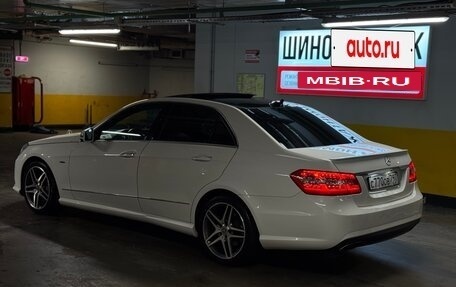 Mercedes-Benz E-Класс, 2012 год, 1 700 000 рублей, 4 фотография